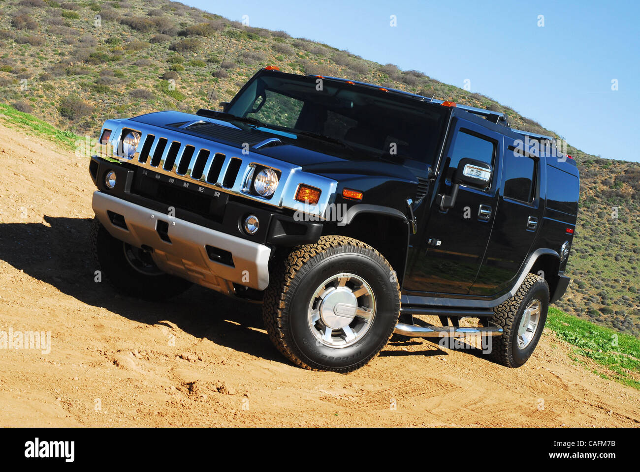 29 févr. 2008 - Los Angeles, Californie, USA - Le off-road warrior Hummer H2 rugit en 2008 avec un intérieur entièrement repensé qui combine les caractéristiques de luxe et de rendez-vous avec la robustesse légendaire Hummer. Sous le capot est un nouveau moteur plus puissant qui est couplé à une nouvelle, un changement en douceur, Banque D'Images