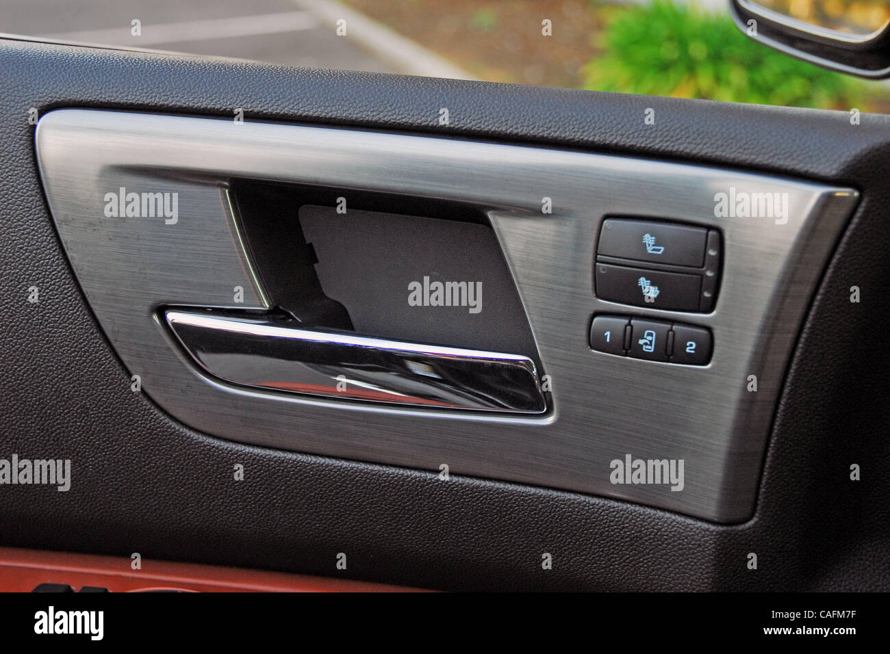 29 févr. 2008 - Los Angeles, Californie, USA - Le off-road warrior Hummer H2 rugit en 2008 avec un intérieur entièrement repensé qui combine les caractéristiques de luxe et de rendez-vous avec la robustesse légendaire Hummer. Sous le capot est un nouveau moteur plus puissant qui est couplé à une nouvelle, un changement en douceur, Banque D'Images