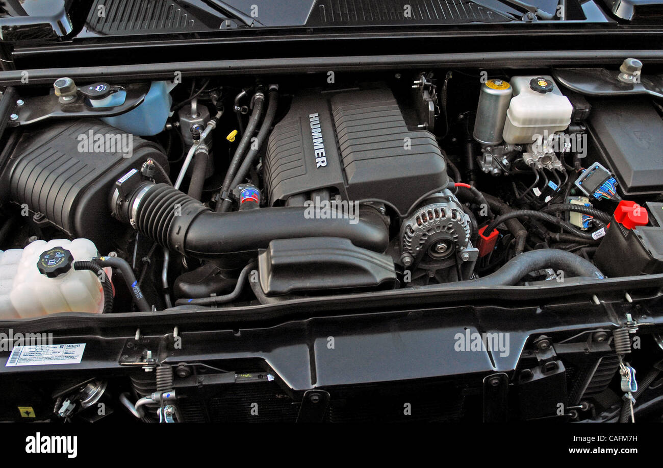 29 févr. 2008 - Los Angeles, Californie, USA - Le off-road warrior Hummer H2 rugit en 2008 avec un intérieur entièrement repensé qui combine les caractéristiques de luxe et de rendez-vous avec la robustesse légendaire Hummer. Sous le capot est un nouveau moteur plus puissant qui est couplé à une nouvelle, un changement en douceur, Banque D'Images