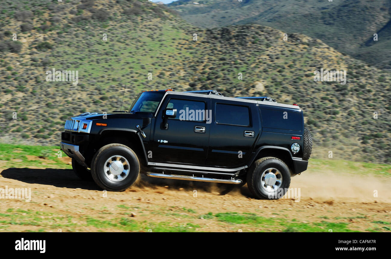29 févr. 2008 - Los Angeles, Californie, USA - Le off-road warrior Hummer H2 rugit en 2008 avec un intérieur entièrement repensé qui combine les caractéristiques de luxe et de rendez-vous avec la robustesse légendaire Hummer. Sous le capot est un nouveau moteur plus puissant qui est couplé à une nouvelle, un changement en douceur, Banque D'Images