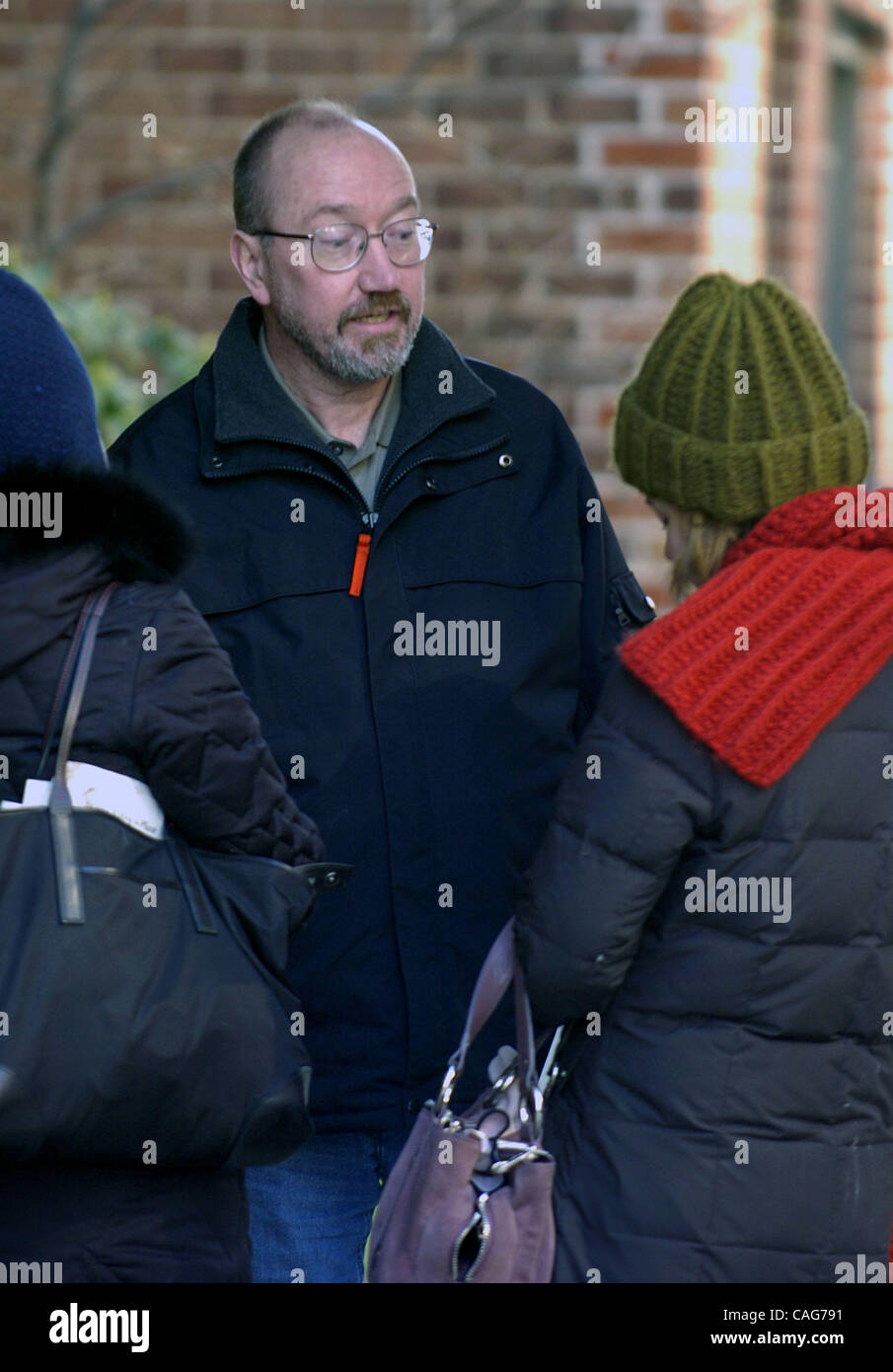 Walter Adam, mari de psychologue Faughy tué Kathryn l'extérieur de son immeuble situé au 440 East 79th Street, en face de l'office lorsque Kathryn Faughy fut tué. Kathryn Faughy, une psychologue de l'Upper East Side a été violemment assassiné dans son bureau le East 79th Street il y a deux nuits par Banque D'Images