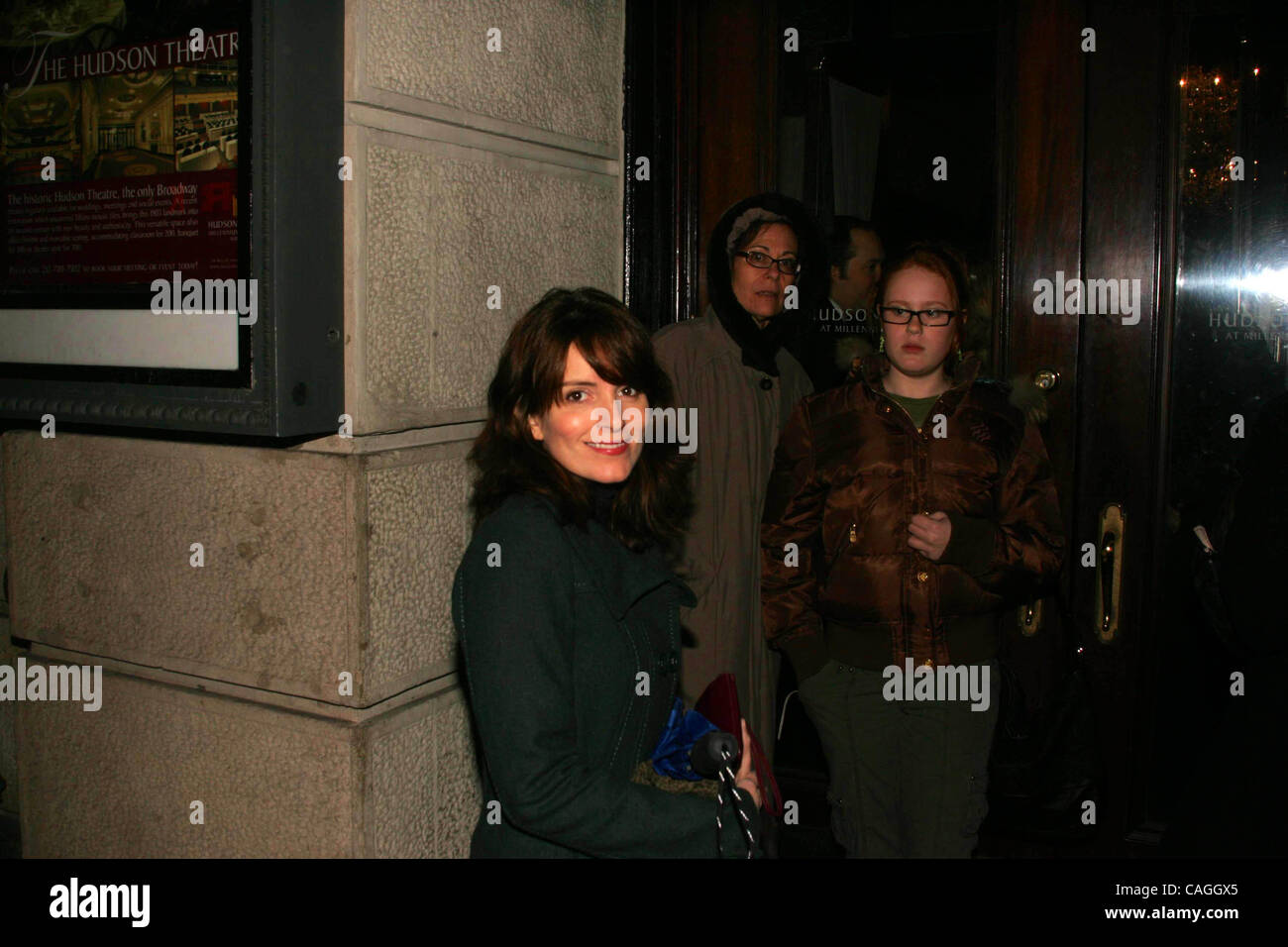 9 février 2008 - New York, New York, États-Unis - ARRIVÉES EN DEHORS DE LA COMPAGNIE DE THÉÂTRE POUR LA WRITER'S GUILD OF AMERICA/EAST AWARDS À NEW YORK New York 02-09-2008. 2008.Tina Fey.K56305RM(Image Crédit : Â© Rick Mackler/Photos/ZUMAPRESS.com) Globe Banque D'Images