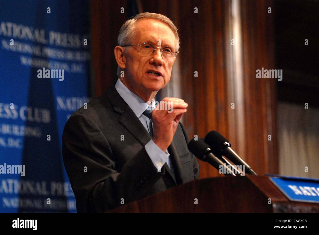 25 janvier 2008 - Washington, District of Columbia, États-Unis - J12955CB.Le Président de la Chambre Nancy Pelosi et Harry Reid, membre du Congrès des journalistes à parler au sujet de leurs vues sur l'état de l'Union européenne avant le président Bush prononce son dernier état de l'Union. Washington, D.C. 01-25-2008(Credit Banque D'Images