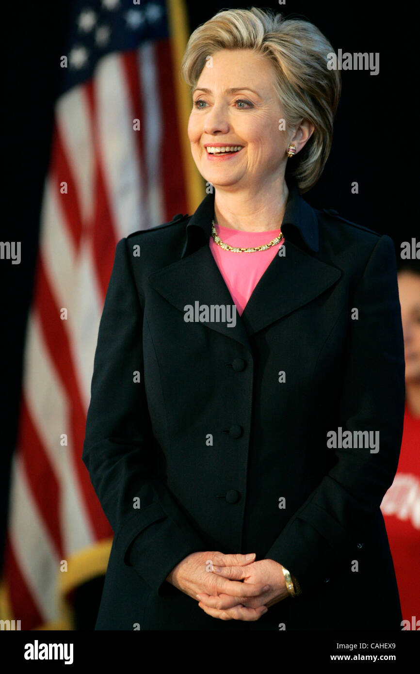 Jan 17, 2008 - Northridge, CA, USA - US le candidat démocrate à la Sénatrice Hillary Clinton (D-NY) parle au cours d'une réunion au style de ville California State University, Northridge à Los Angeles le 17 janvier 2008. Photo par Jonathan Alcorn/ZUMA Press. © Copyright 2007 by Jonathan Alcorn Banque D'Images