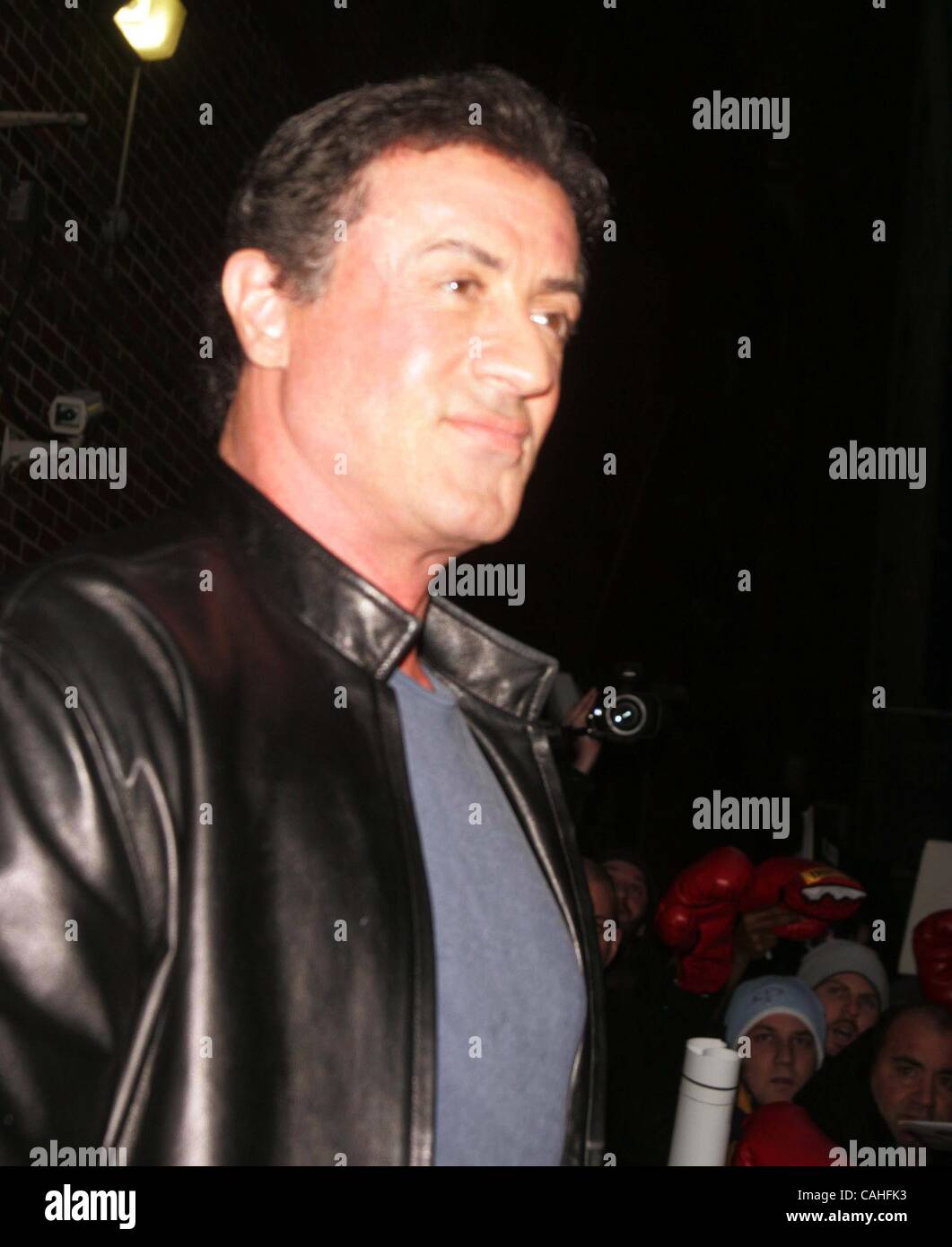 Le 17 janvier 2008 - New York, New York, États-Unis - K56075RM.Sylvester Stallone DANS UN ENREGISTREMENT DE ''le Late Show With David Letterman'' Ed Sullivan Theater, NEW YORK New York 07-17-2008. - 2008.(Image Crédit : Â© Rick Mackler/Photos/ZUMAPRESS.com) Globe Banque D'Images