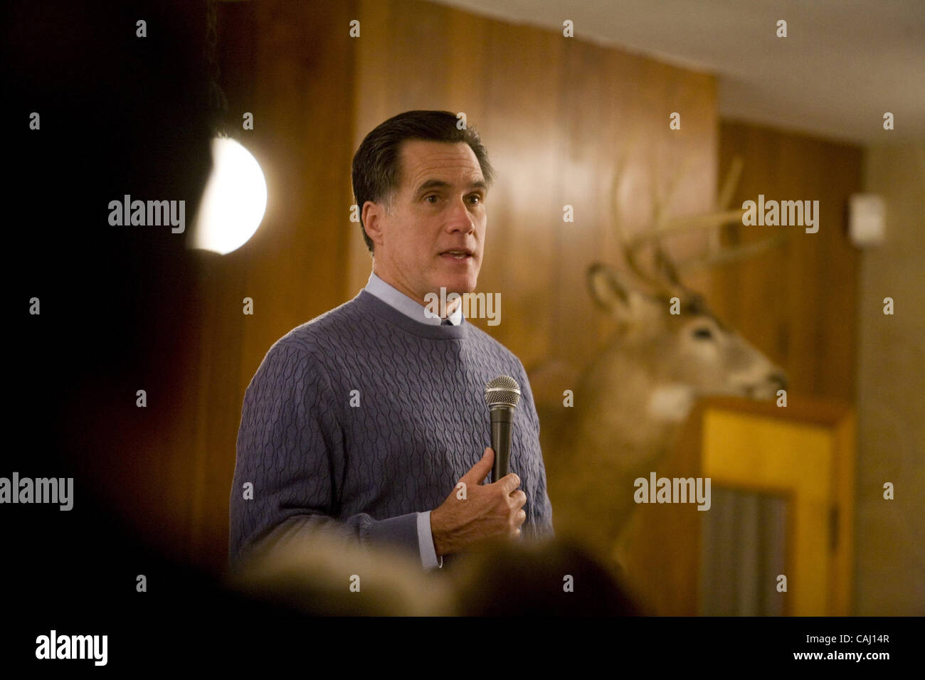 Candidat républicain Mitt Romney parle lors de la Cove Restaurant à Moscou, de l'Iowa, dimanche, 30 décembre 2007. (Brian Baer/ Sacramento Bee/ MCT) Banque D'Images