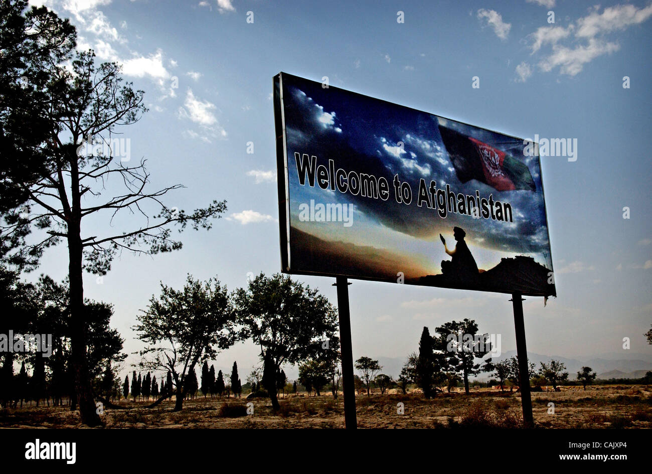 Oct 01, 2007 - Khost, en Afghanistan - Bienvenue à l'Afghanistan billboard. (Crédit Image : © Andrew Craft/l'Observateur Fayetteville/ZUMA Press) Banque D'Images