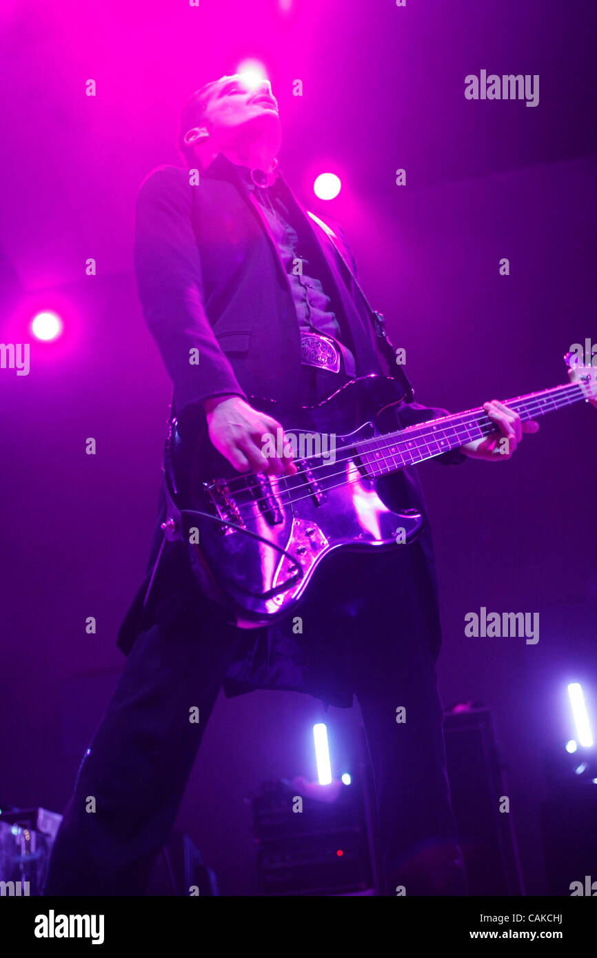 Jouer Interpol Madison Square Garden le 14 septembre 2007. Julian Paul Banks - chant et guitare Daniel Kessler -guitare Carlos Dengler -bass Sam Fogarino - batterie Banque D'Images