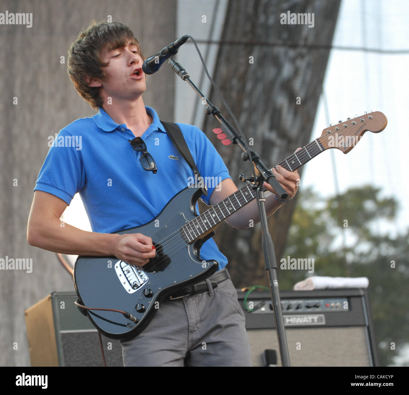 15 septembre 2007, Austin, TX, USA, chanteur / guitariste Alex Turner du groupe Arctic Monkeys en concert dans le cadre de l'Austin City Limits Music Festival qui a eu lieu à Zilker Park situé à Austin. Les trois jours du festival a attiré plus de 60 000 fans par jour. Copyright 2007 Jason Moore. Cre obligatoire Banque D'Images 15 septembre 2007, Austin, TX, USA, chanteur / guitariste Alex Turner du groupe Arctic Monkeys en concert dans le cadre de l'Austin City Limits Music Festival qui a eu lieu à Zilker Park situé à Austin. Les trois jours du festival a attiré plus de 60 000 fans par jour. Copyright 2007 Jason Moore. Cre obligatoire Banque D'Images