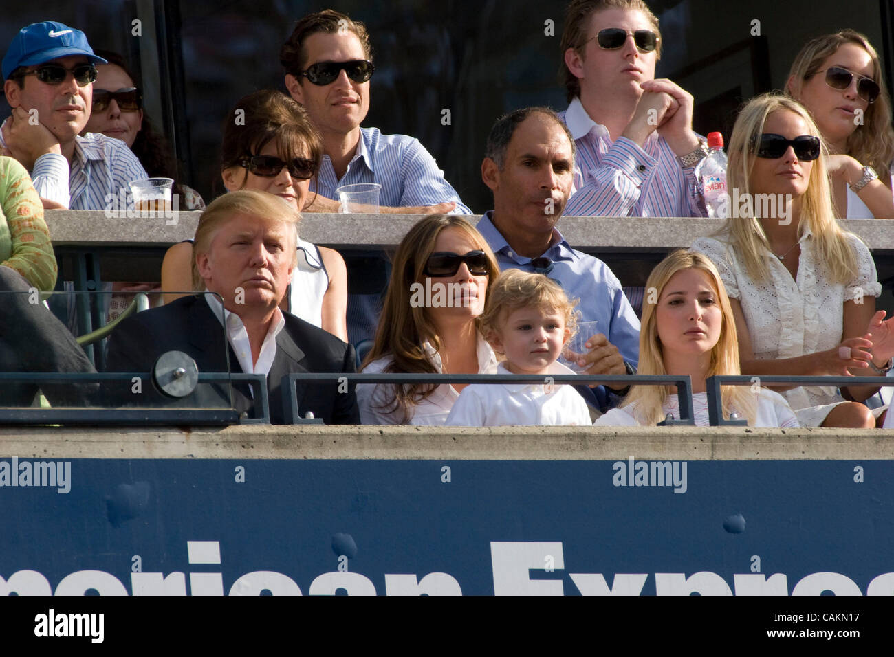 Donald Trump et Melania avec fils Barron et Ivanka Trump, final à l'US Open Tennis Championships 2007 finale chez les hommes. Banque D'Images