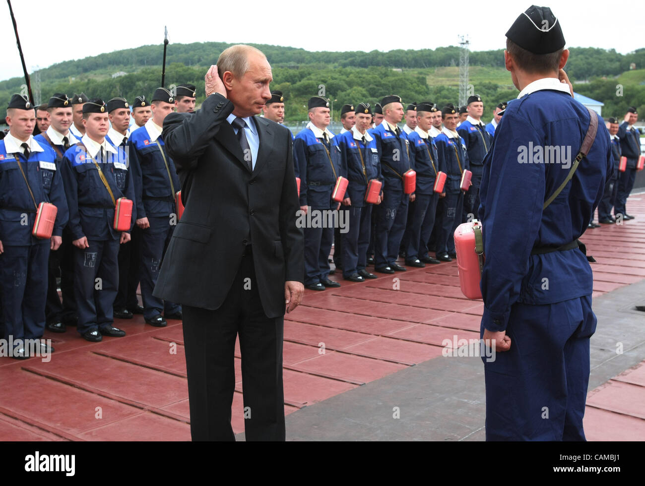 5 septembre 2007,Vilyuchinsk, du Kamtchatka, en Russie. Le président russe  Vladimir Poutine se rendant sur Rybachiy Base de sous-marins nucléaires  russes sur Kamtchatka (Extrême-Orient russe).'Magadan' et Petropavlovsk  Kamchatsky' sous-marins de l ...