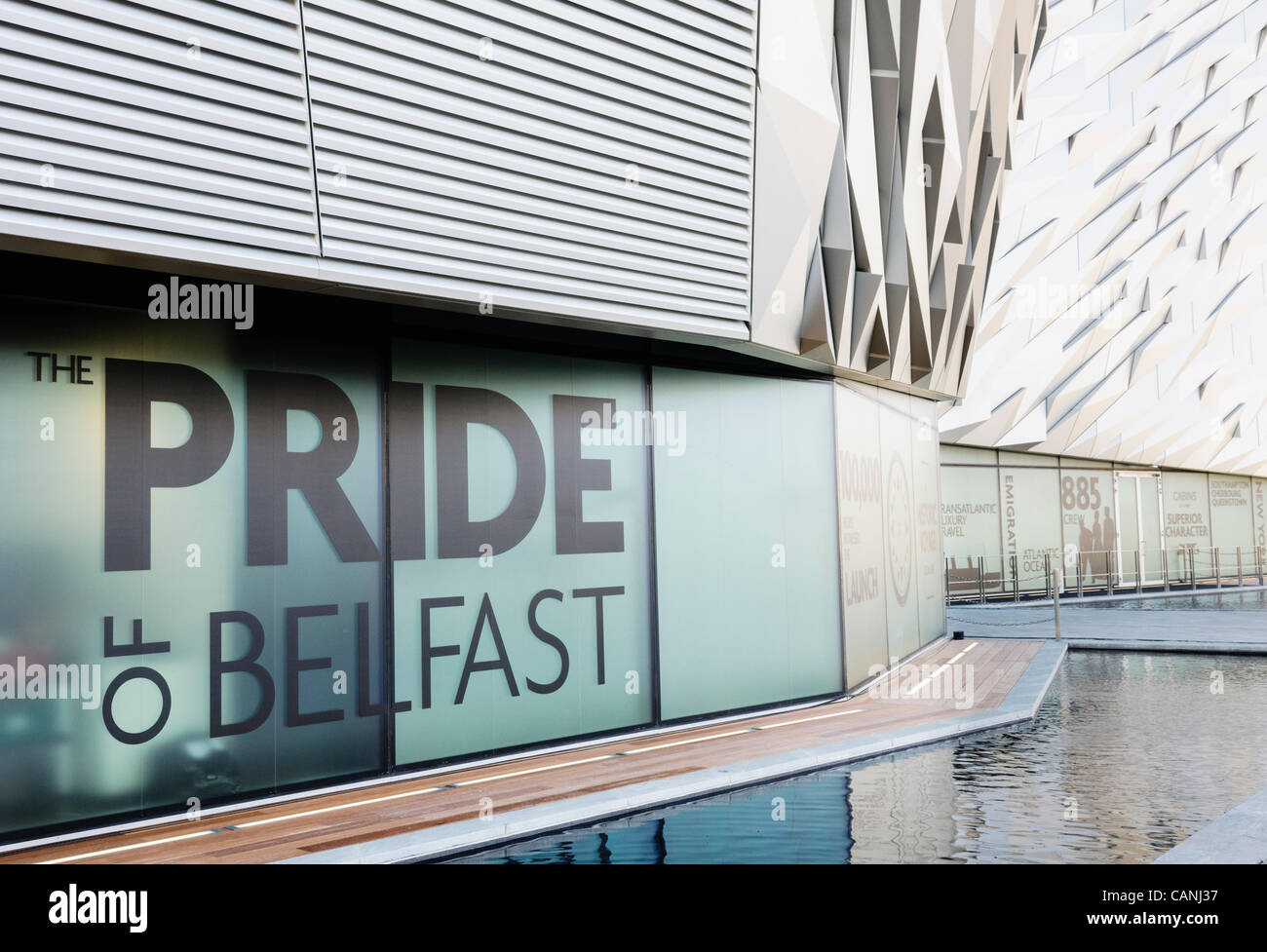 Belfast, Royaume-Uni. 31/03/2012. Titanic Belfast Bâtiment Signature s'ouvre au public. Banque D'Images