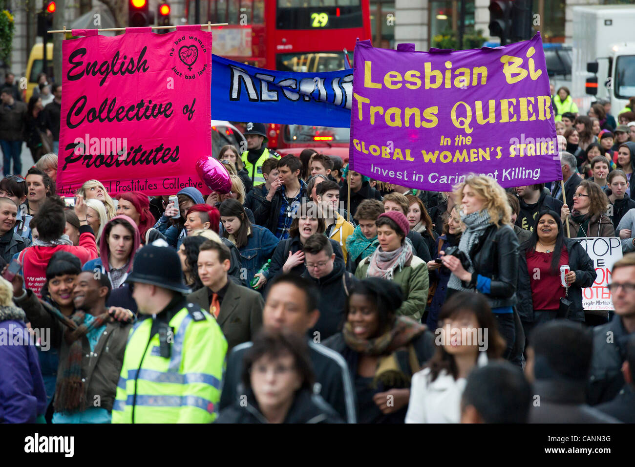 La Digue de Londres commence en mars Soho Square et chefs de Waterloo. Il visait à accroître la visibilité et inclus des digues, les lesbiennes, gais, bisexuels, femmes trans, et genderqueers. Londres, Royaume-Uni, 31 mars 2012. Banque D'Images