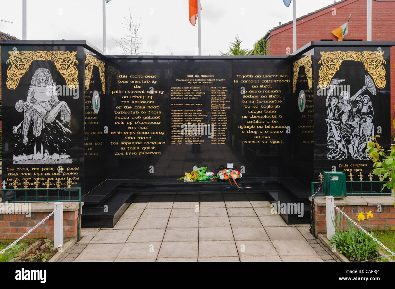 Plaque à la mémoire de membres de l'IRA C company (Falls Road) qui sont morts pendant les troubles Banque D'Images