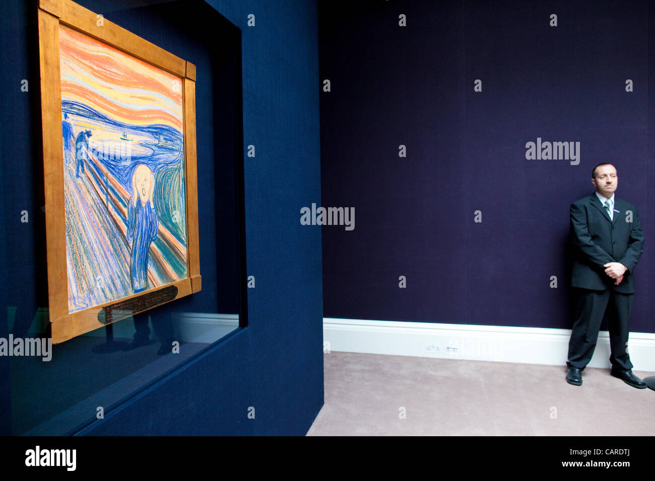 13.04.2012 Photo montre d'Edvard Munch le cri sur l'affichage public à Sotheby's Impressionist, Modern and Contemporary Art, Londres, Royaume-Uni. Il est estimé à €50m en amont de sa vente à New York le 2 mai 2012. Banque D'Images