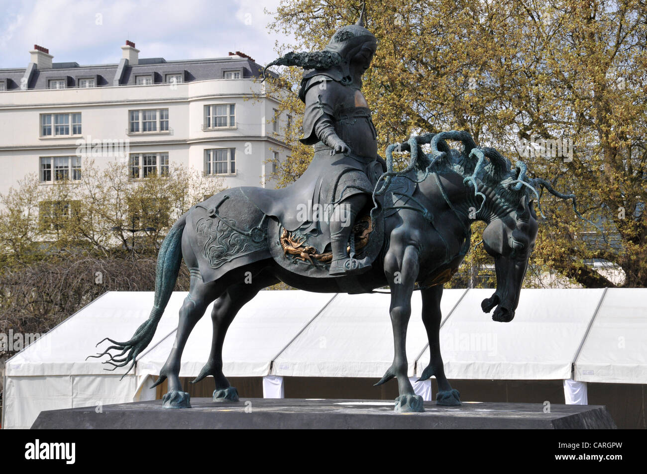 14 avril 2012. Une statue de bronze de Gengis Khan le chef mongol est dévoilé à Cumberland Gate, Marble Arch Londres. Dashi Namdakov sculpture faite par. Banque D'Images