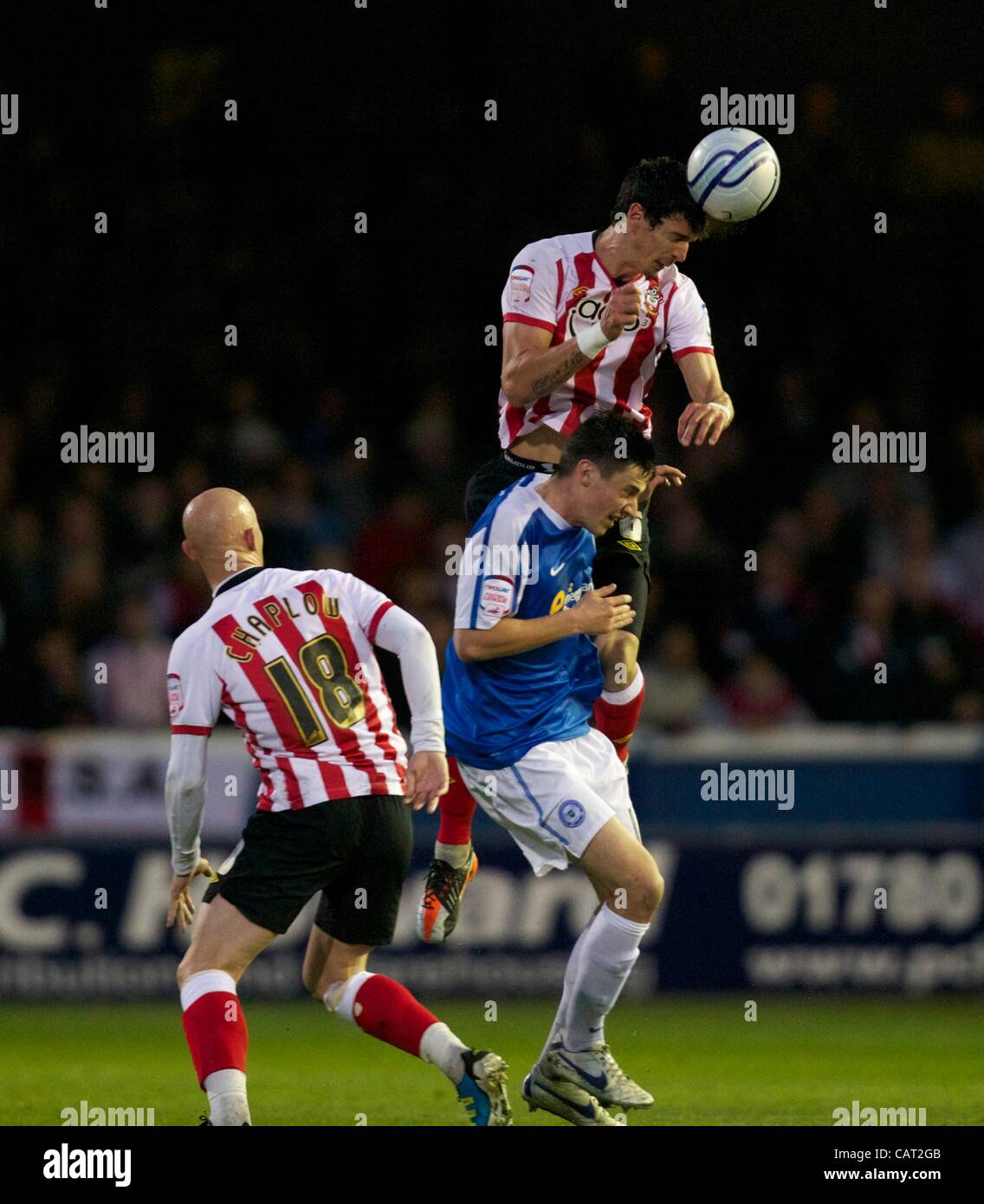 17.04.12 Peterborough, Royaume-Uni. José Fonte en action au cours de l'Association de football Npower Championship match entre Peterborough et Southampton, joué à la London Road. Banque D'Images 17.04.12 Peterborough, Royaume-Uni. José Fonte en action au cours de l'Association de football Npower Championship match entre Peterborough et Southampton, joué à la London Road. Banque D'Images