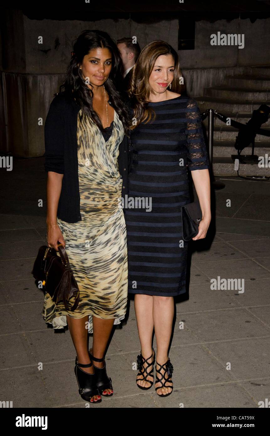 Rachel Roy, Drena De Niro aux arrivées pour Vanity Fair Partie au Tribeca Film Festival 2012, Palais de justice, Cour suprême de l'État de New York, NY Le 17 avril 2012. Photo par : Eric Reichbaum/Everett Collection Banque D'Images