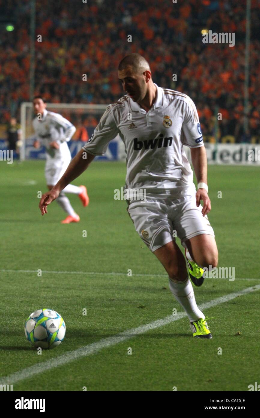 Karim Benzema lors de la Ligue des Champions match de quart de finale entre l'APOEL Nicosie et le Real Madrid au GSP Stadium le 27 mars à Nicosie, Chypre Banque D'Images