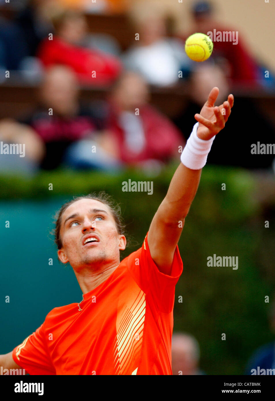 19.04.2012 Monte Carlo, Monaco. Alexandr Dolgopolov (UKR) en action contre Novak Djokovic (SRB) au cours de la 3e manche du 2012 Monte-Carlo Rolex Masters tennis joué au Monte Carlo Country Club, Monaco. Banque D'Images 19.04.2012 Monte Carlo, Monaco. Alexandr Dolgopolov (UKR) en action contre Novak Djokovic (SRB) au cours de la 3e manche du 2012 Monte-Carlo Rolex Masters tennis joué au Monte Carlo Country Club, Monaco. Banque D'Images