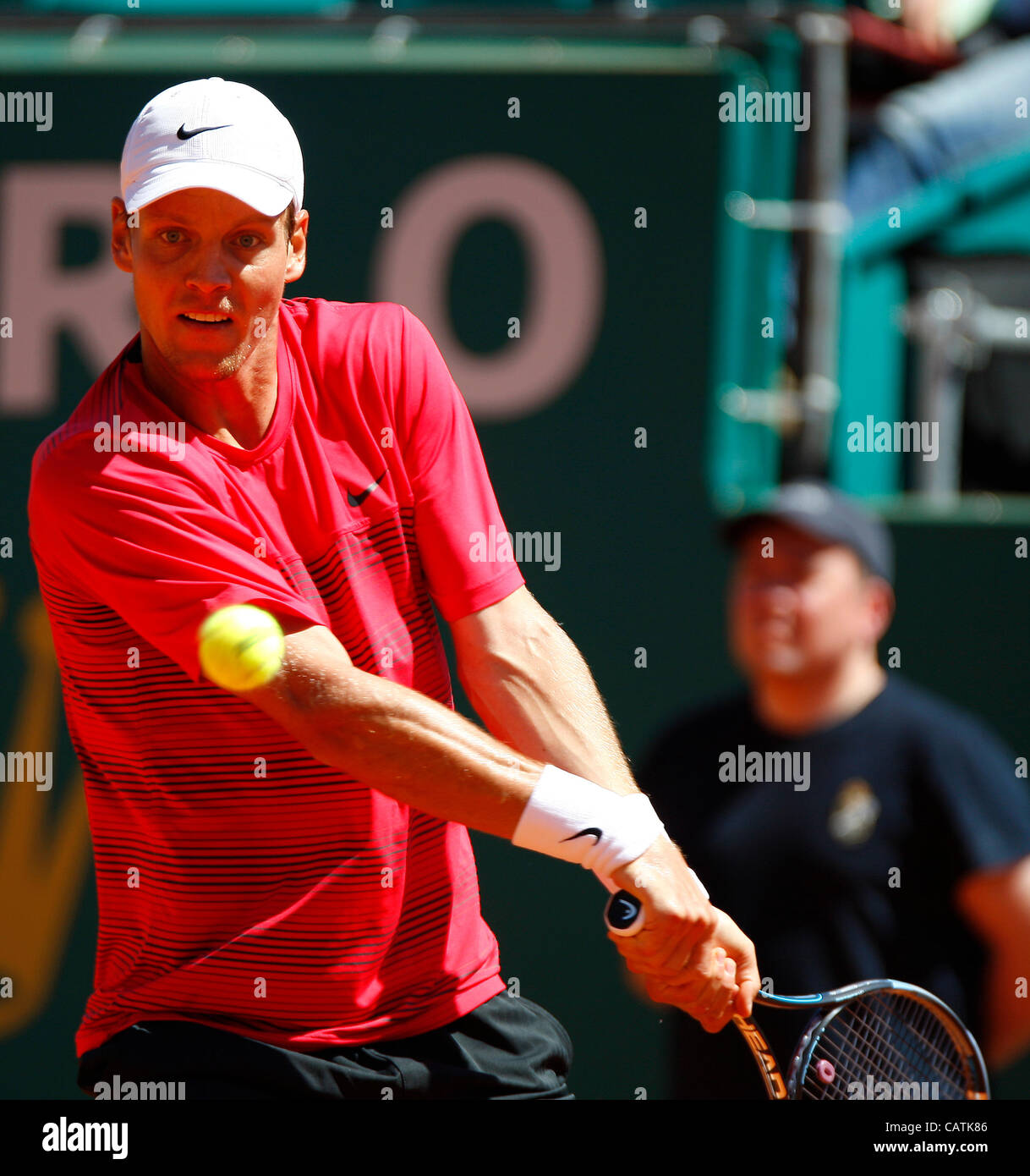 21.04.2012 Monte Carlo, Monaco. Tomas Berdych (CZE) en action contre Novak Djokovic (SRB) au cours de la S-Finall du Monte-Carlo Rolex Masters 2012 joué au Monte Carlo Country Club, Monaco. Banque D'Images 21.04.2012 Monte Carlo, Monaco. Tomas Berdych (CZE) en action contre Novak Djokovic (SRB) au cours de la S-Finall du Monte-Carlo Rolex Masters 2012 joué au Monte Carlo Country Club, Monaco. Banque D'Images