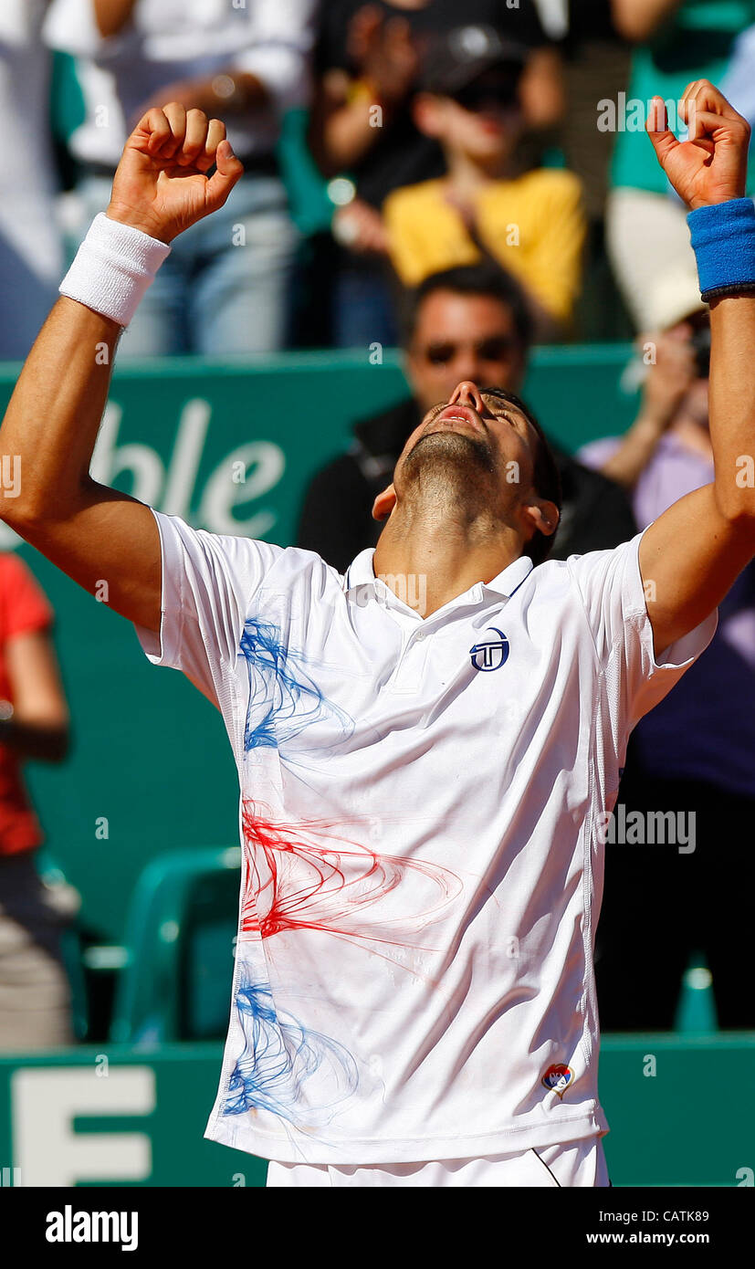 21.04.2012 Monte Carlo, Monaco. Novak Djokovic (SRB) en action contre Tomas Berdych (CZE) au cours de la S-Finall du Monte-Carlo Rolex Masters 2012 joué au Monte Carlo Country Club, Monaco. Banque D'Images 21.04.2012 Monte Carlo, Monaco. Novak Djokovic (SRB) en action contre Tomas Berdych (CZE) au cours de la S-Finall du Monte-Carlo Rolex Masters 2012 joué au Monte Carlo Country Club, Monaco. Banque D'Images