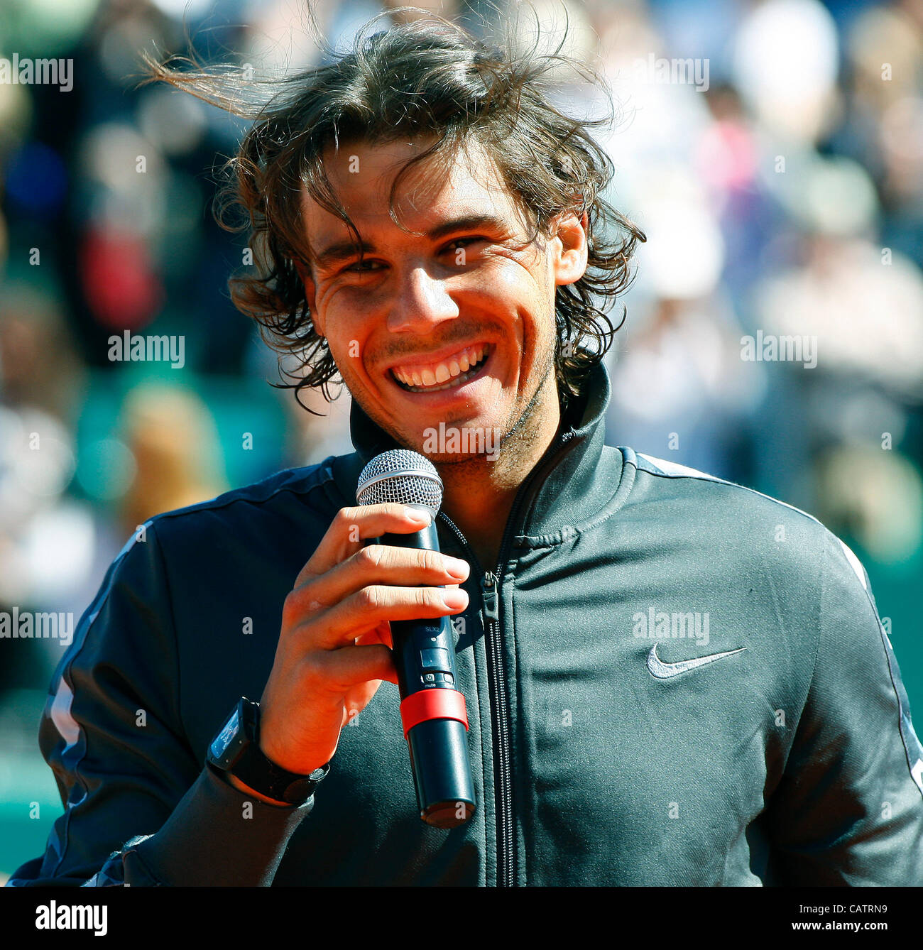 22.04.2012 Monte Carlo, Monaco. Rafael Nadal a remporté le Masters de Monte Carlo après avoir battu Novak Djokovic en deux sets 6-3 6-1. Joué au Monte Carlo Country Club, Monaco. Banque D'Images 22.04.2012 Monte Carlo, Monaco. Rafael Nadal a remporté le Masters de Monte Carlo après avoir battu Novak Djokovic en deux sets 6-3 6-1. Joué au Monte Carlo Country Club, Monaco. Banque D'Images