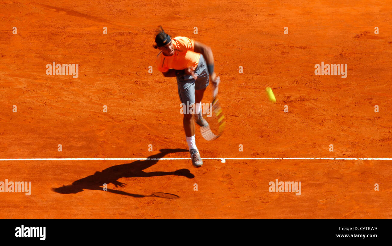 22.04.2012 Monte Carlo, Monaco. Rafael Nadal a remporté le Masters de Monte Carlo après avoir battu Novak Djokovic en deux sets 6-3 6-1. Joué au Monte Carlo Country Club, Monaco. Banque D'Images 22.04.2012 Monte Carlo, Monaco. Rafael Nadal a remporté le Masters de Monte Carlo après avoir battu Novak Djokovic en deux sets 6-3 6-1. Joué au Monte Carlo Country Club, Monaco. Banque D'Images
