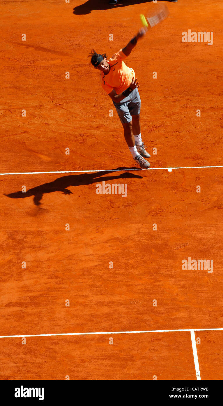 22.04.2012 Monte Carlo, Monaco. Rafael Nadal a remporté le Masters de Monte Carlo après avoir battu Novak Djokovic en deux sets 6-3 6-1. Joué au Monte Carlo Country Club, Monaco. Banque D'Images 22.04.2012 Monte Carlo, Monaco. Rafael Nadal a remporté le Masters de Monte Carlo après avoir battu Novak Djokovic en deux sets 6-3 6-1. Joué au Monte Carlo Country Club, Monaco. Banque D'Images