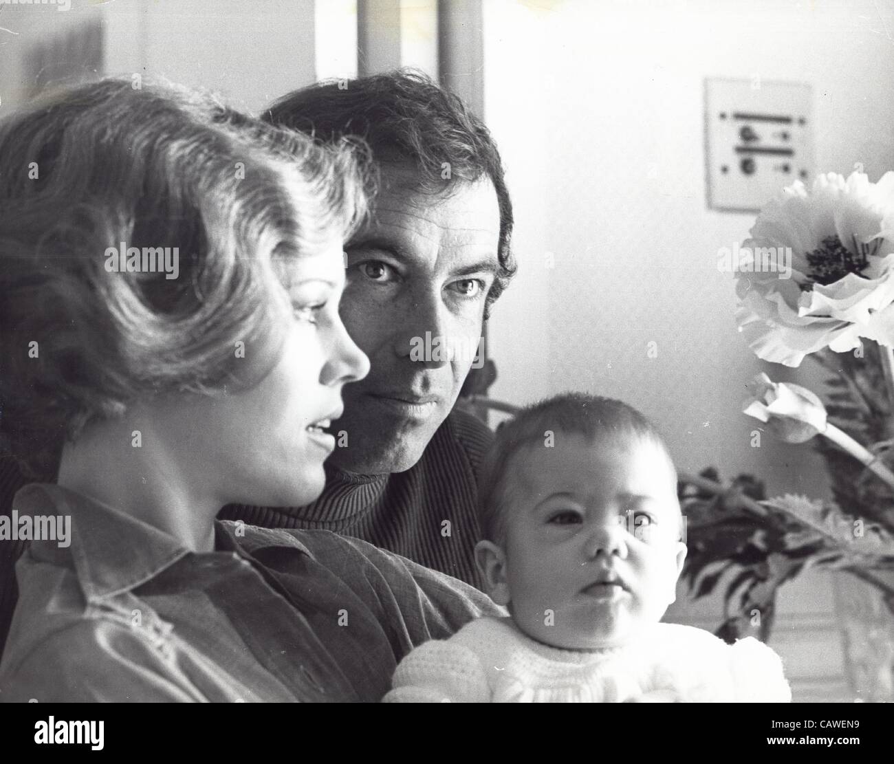 ROGER VADIM avec Jane Fonda et sa fille Vanessa Vadim en 1969 peu de