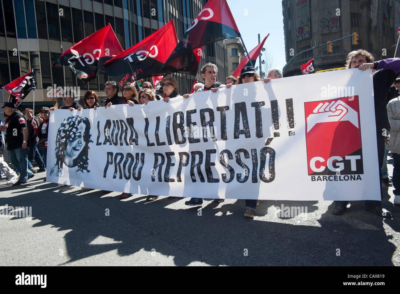 Barcelone, Espagne. 1 mai,2012. Syndicat CGT anarchiste peut commémorer la Journée et protester contre l'arrestation de sa partenaire Laura Gomez arrêtés lors de la grève générale du 29 mars contre la nouvelle loi de réforme du travail. Banque D'Images