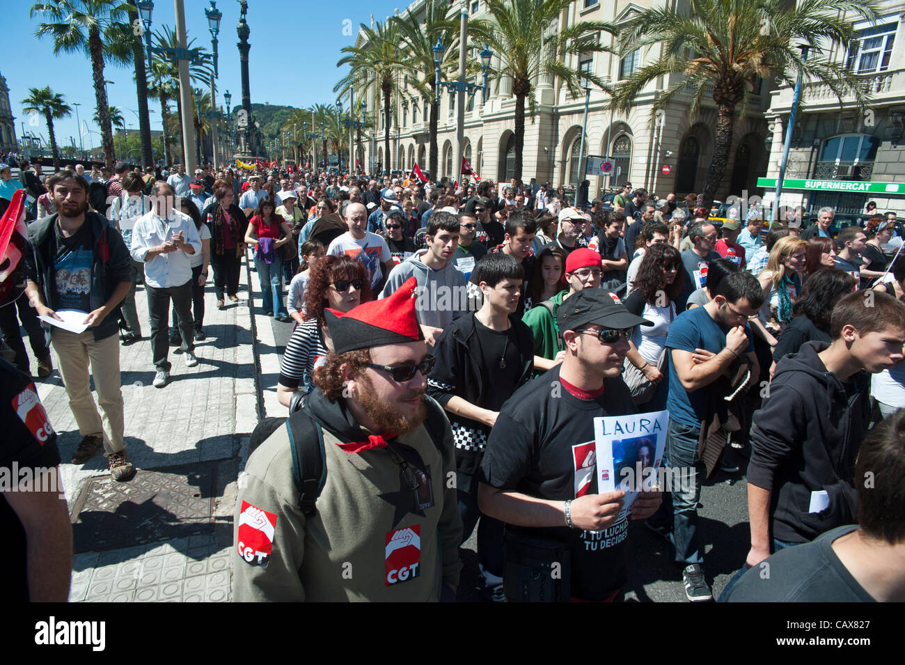 Barcelone, Espagne. 1 mai,2012. Syndicat CGT anarchiste peut commémorer la Journée et protester contre l'arrestation de sa partenaire Laura Gomez arrêtés lors de la grève générale du 29 mars contre la nouvelle loi de réforme du travail. Banque D'Images