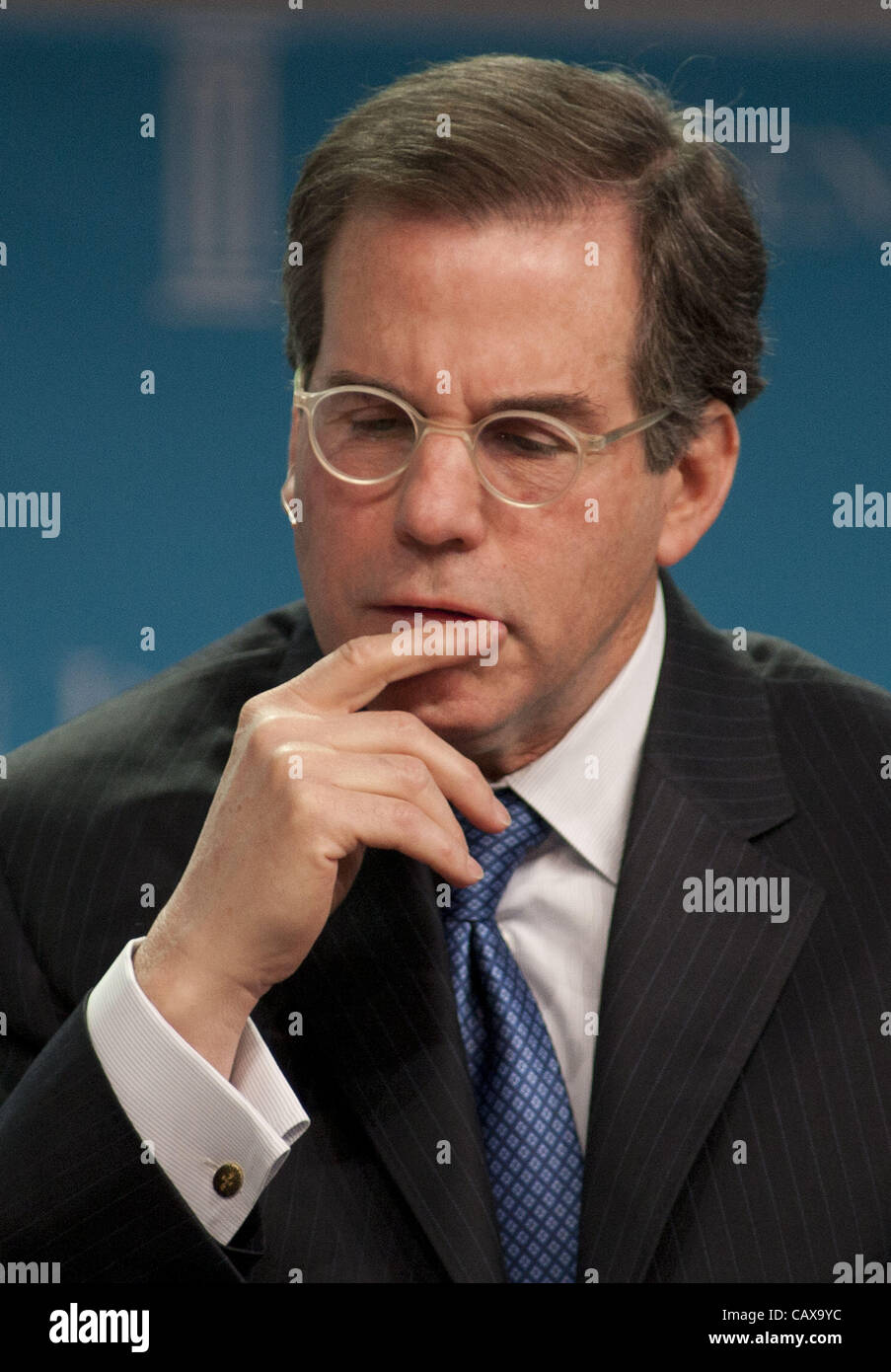 Le 1 mai 2012 - Los Angeles, Californie, USA - Jonathan Nelson, PDG et fondateur, Providence Equity Partners à la discussion intitulée "Private Equity" pendant le Milken Institute Conférence mondiale qui a eu lieu le mardi 1er mai 2012 à l'hôtel Hilton de Beverly Hills, en Californie. (Crédit Image : © Jav Banque D'Images