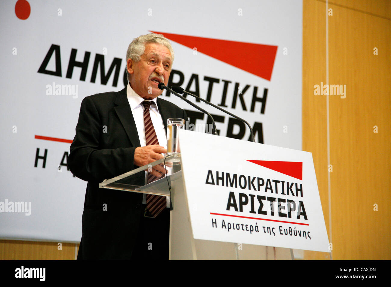 Chef de la gauche démocratique Fotis Kouvelis donne aux discours pré-électoral en Grèce trois jours seulement avant l'élection générale. Le 3 mai 2012. Thessalonique, Grèce. Banque D'Images