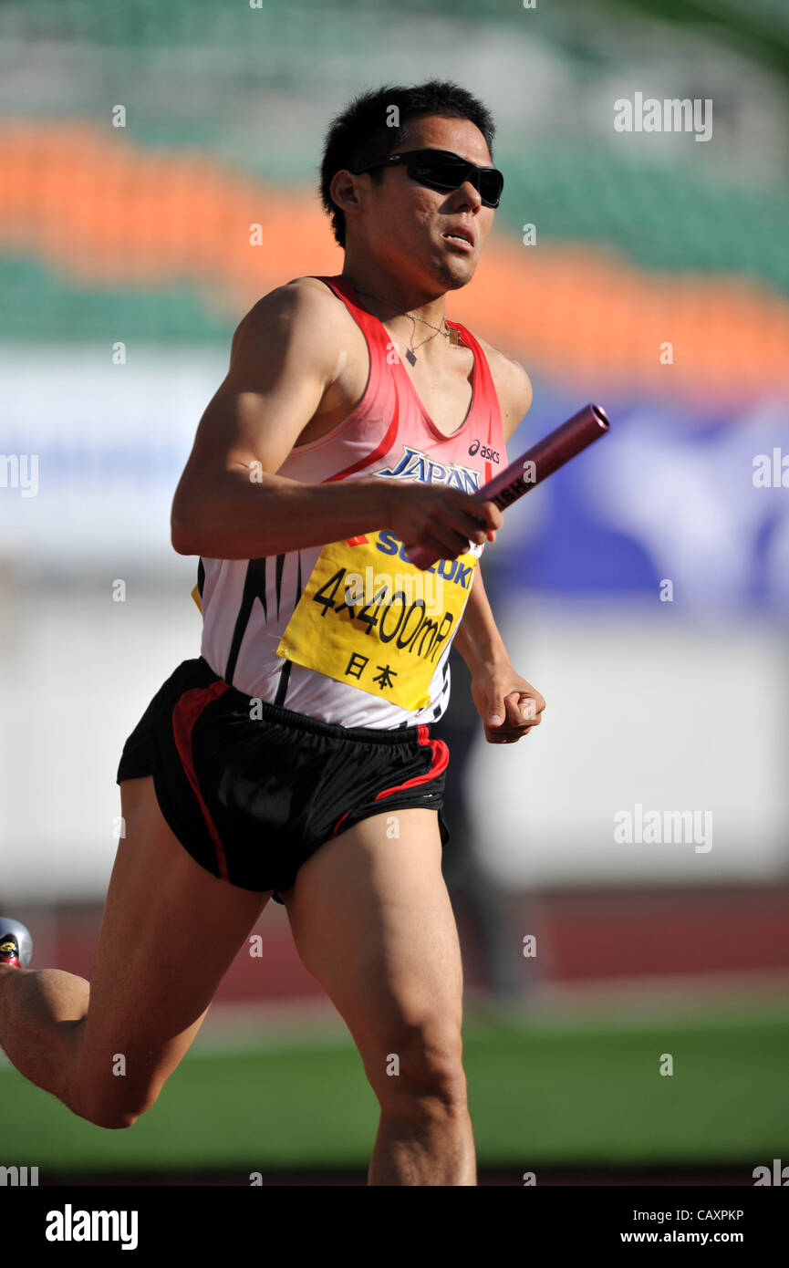 Yuzo Kanemaru (JPN), le 3 mai 2012 - Athlétisme : La 28e International d'athlétisme de Shizuoka 2012 Grand Prix du Japon Circuit série Athlétisme Rd.4, lors du Relais 4400m hommes à Ecppa Stadium, Sizuoka, au Japon. (Photo de Jun Tsukida/AFLO SPORT) [0003] Banque D'Images