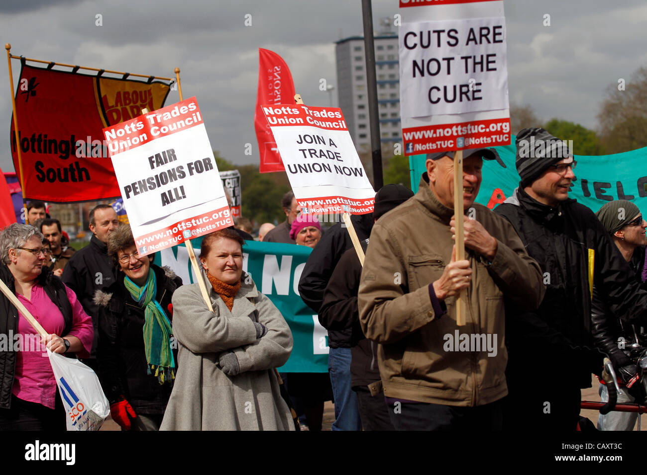 Les pensions pour tous les justes - Inscrivez-vous à un syndicat maintenant Notts NTCs célébration du jour de mai le samedi 5 mai s'est réuni à Nottingham's Recreation Ground, ont défilé dans la ville et il y avait des discours lors de l'Assemblée Hall, porte du château. Banque D'Images