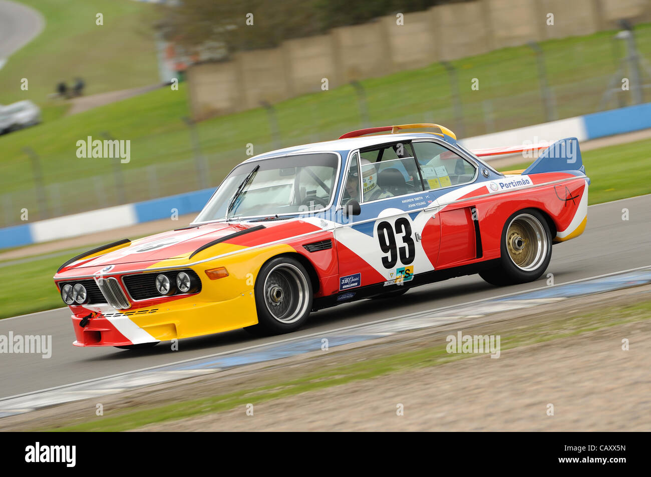 5 mai 2012, le circuit de course de Donington Park, Royaume-Uni. La BMW 3.0 CSL de Andrew Smith et John Young au Donington Festival Historique Banque D'Images