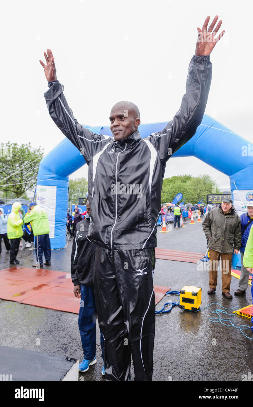 Belfast, 07/05/2012 : David Kenyan Kipserem Kisang est seconde dans le Marathon de Belfast 2012 Banque D'Images