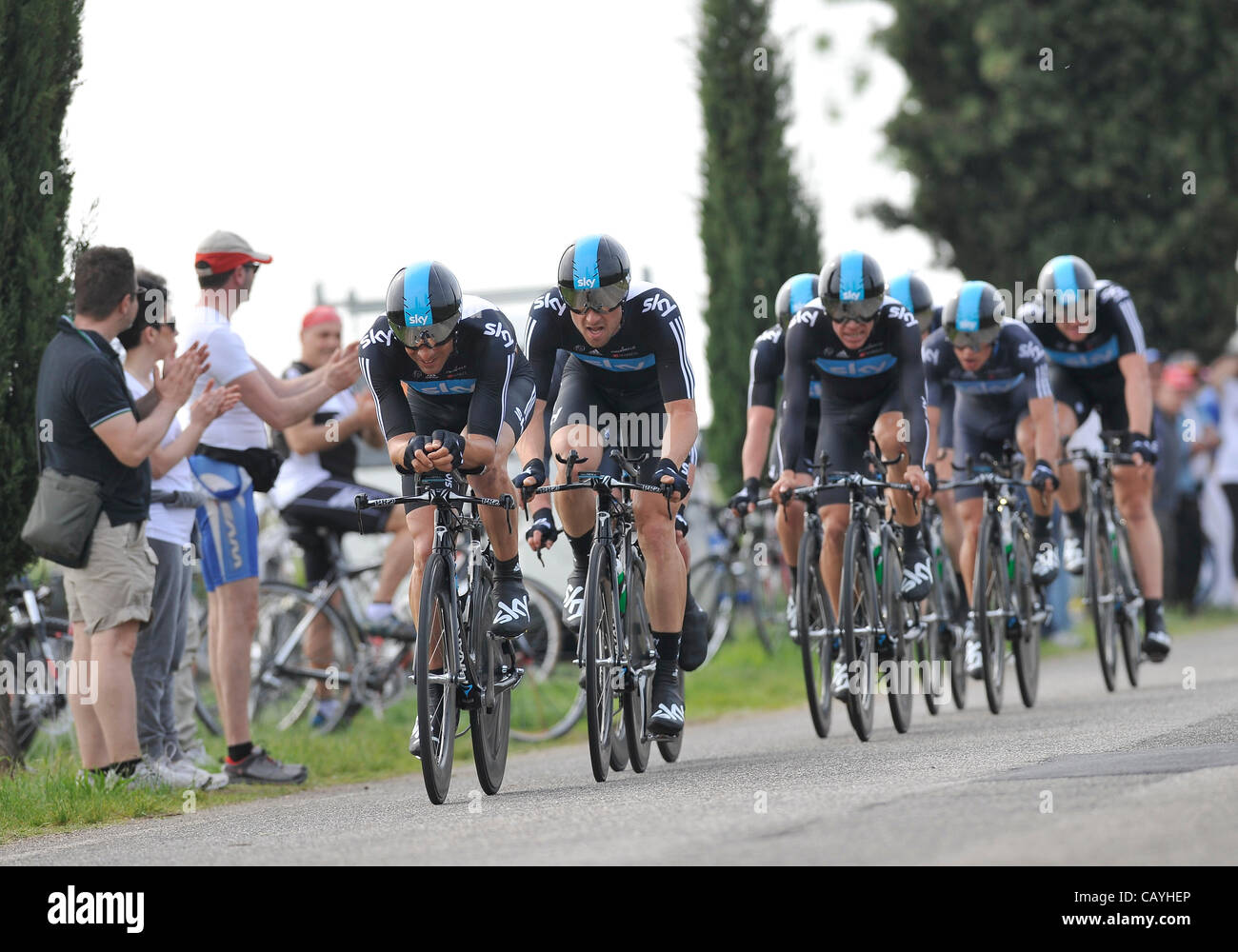 09.05.2012, Verona, Italie. L'équipe SKY PROCYCLING en action durant le Tour d'Italie - Giro d'Italia 2012 - phase 4. Banque D'Images