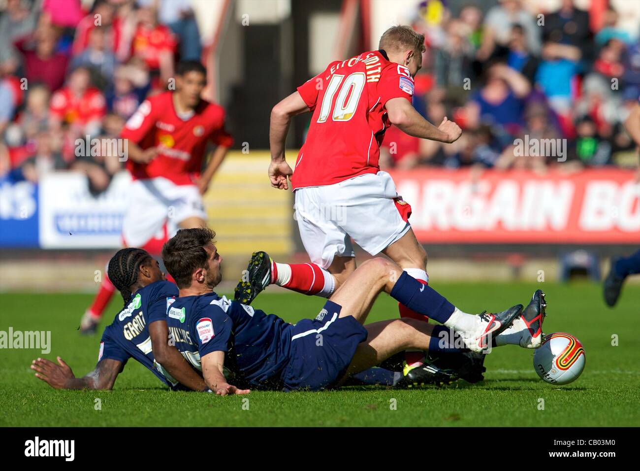 12.05.2012 Crewe, en Angleterre. Crewe Alexandra C.F. Anglais Leitch-Smith avant AJ en action pendant la NPower League playoff promotion 2 Correspondance entre Crewe Alexandra v Southend United à l'Gresty Road Stadium. Banque D'Images