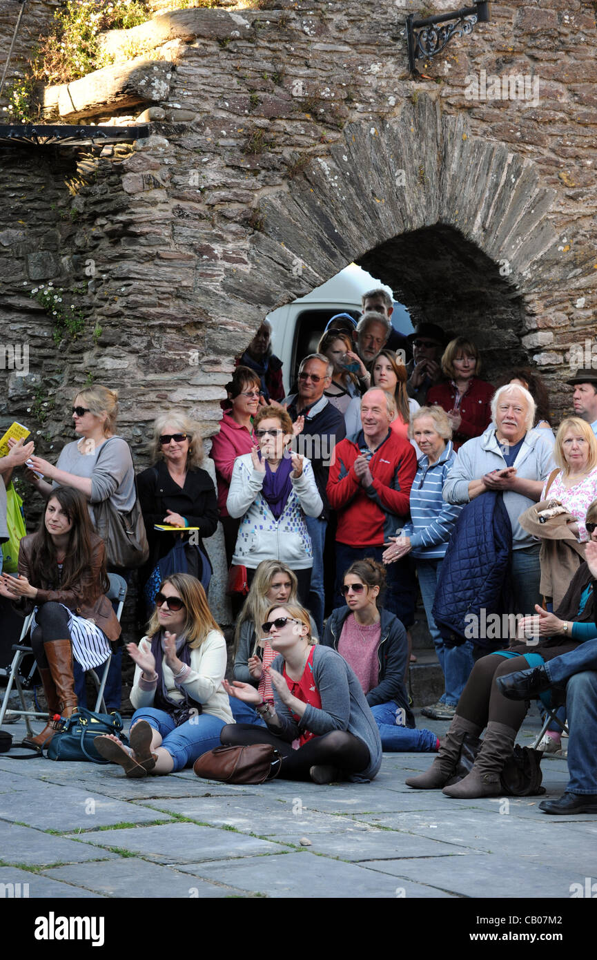 L'EICC Music Festival à Dartmouth. L'écoute de l'auditoire à Thomas Ford en Baynards Cove Fort 13/5/12 Banque D'Images