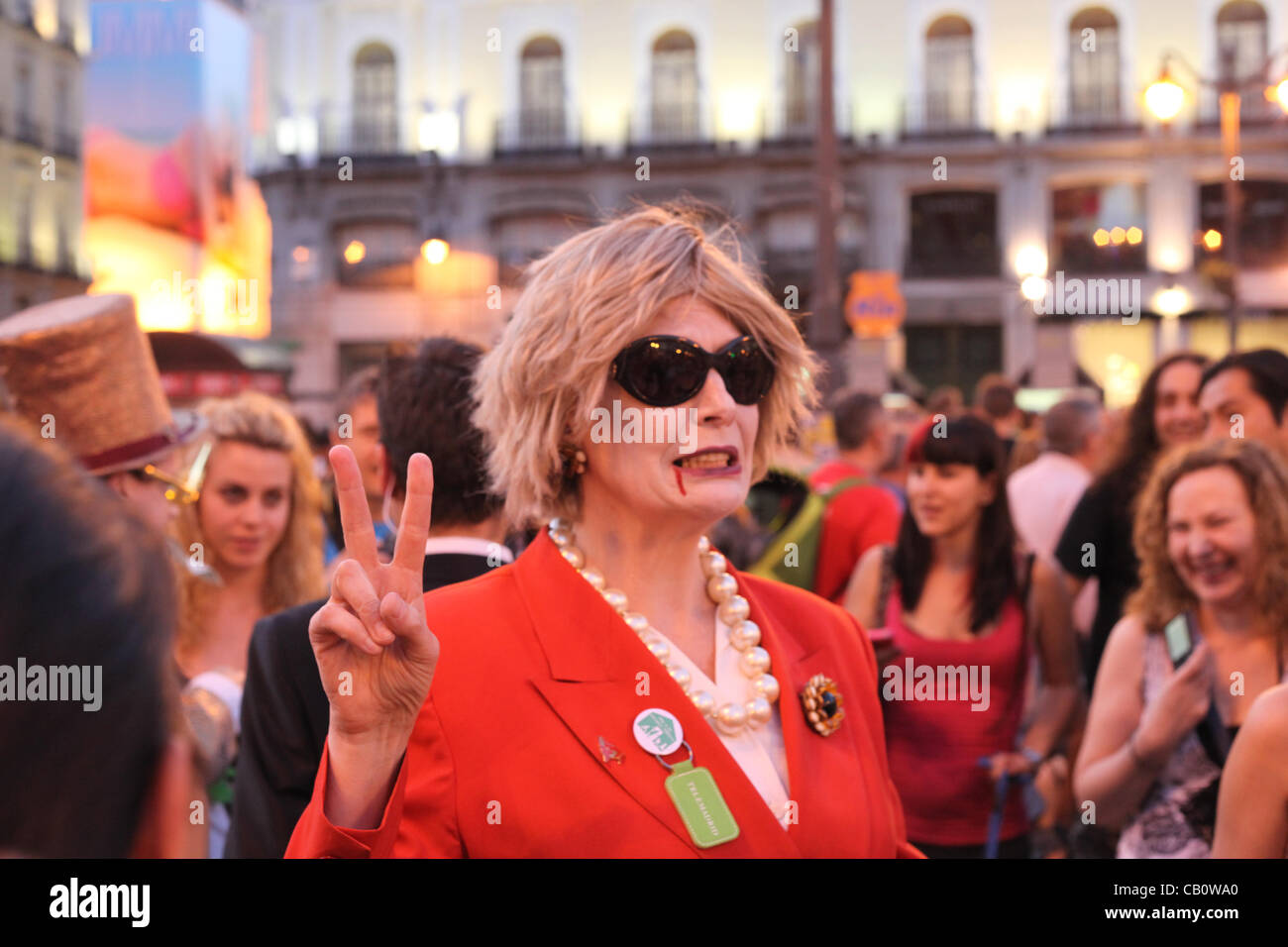 Madrid, Espagne. Une femme habille en 'blood sucker" pour se moquer de l'actuel gouvernement. Photographié à l'anniversaire d'un an de l'Espagne, le mouvement indignés le 15 mai 2012, qui a déclenché des mouvements similaires occupent dans le monde. Banque D'Images