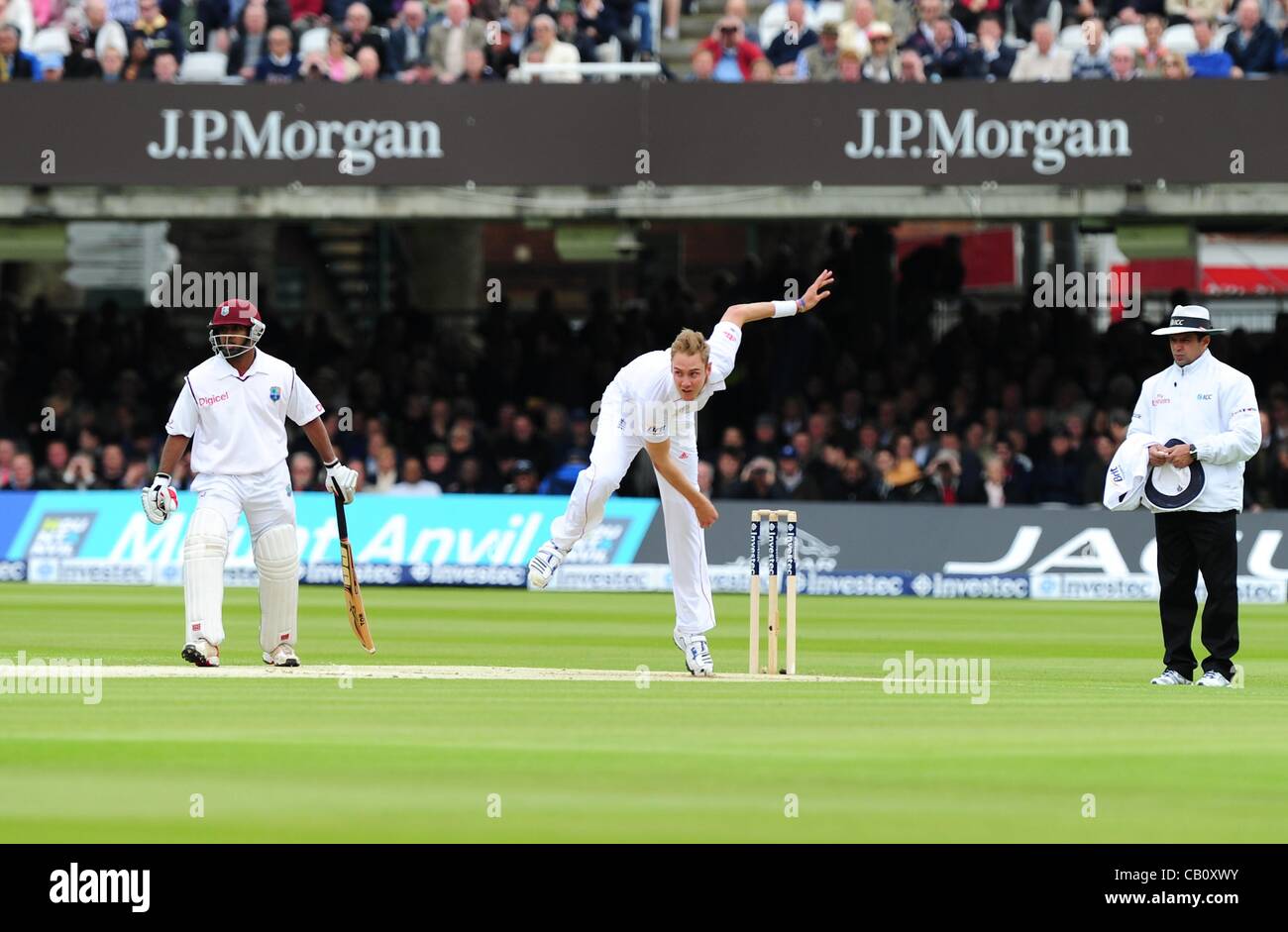 17.05.2012 Londres, Angleterre. Stuart large en action durant le premier test entre l'Angleterre et Antilles de seigneurs. Banque D'Images