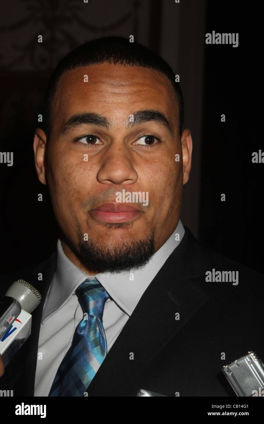 15 mai 2012 - New York, New York, États-Unis - DUSTIN KELLER 15 mai 2012 Hôtel Waldorf Astoria New York.Le 19ème GALA ANNUEL GRIDIRON PRÉSENTÉ PAR LE NY Jets L'NY Giants ET LE 15 MAI 2012 NEW YORK UNITEDWAY.(Image Crédit : Â© Mitchell Levy/Photos/ZUMAPRESS.com) Globe Banque D'Images