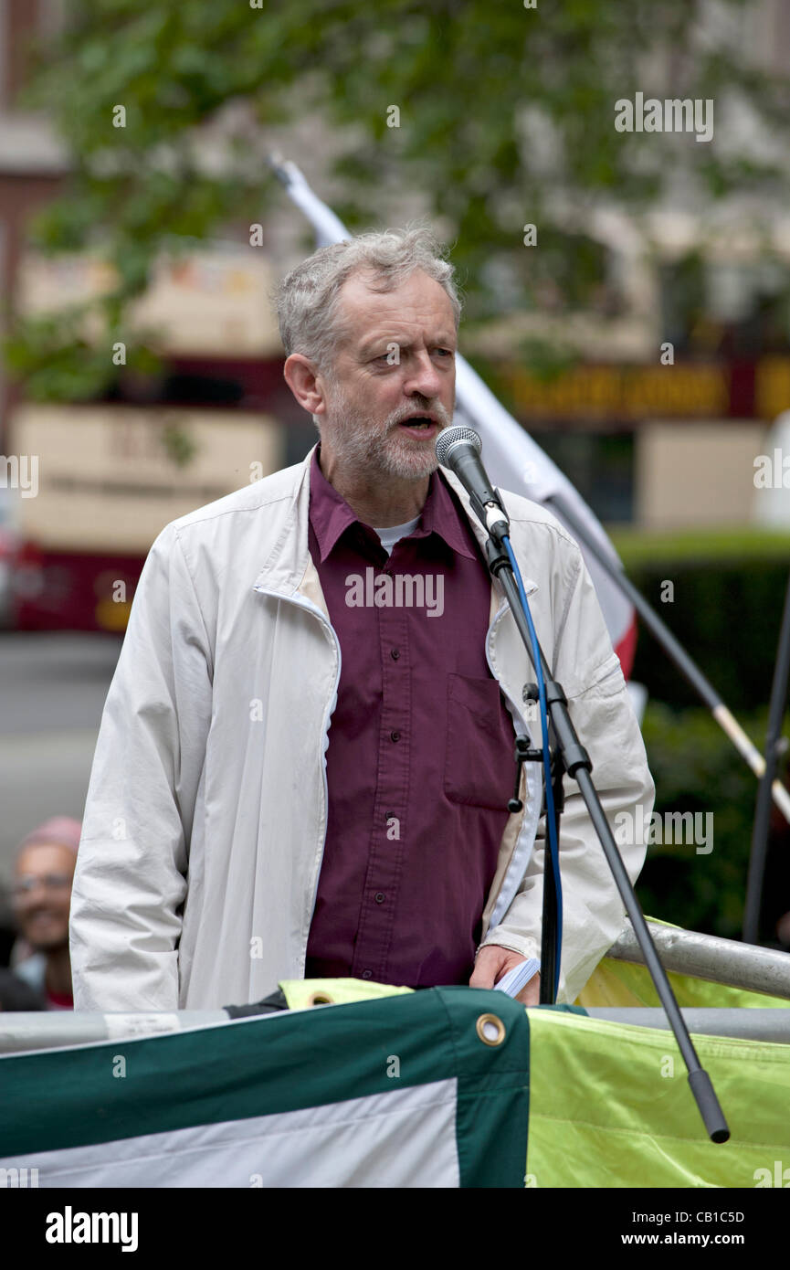 Jeremy Corbyn. MP, Président de la Coalition contre la guerre(2012), s'adresse à la réunion de protestation. Banque D'Images