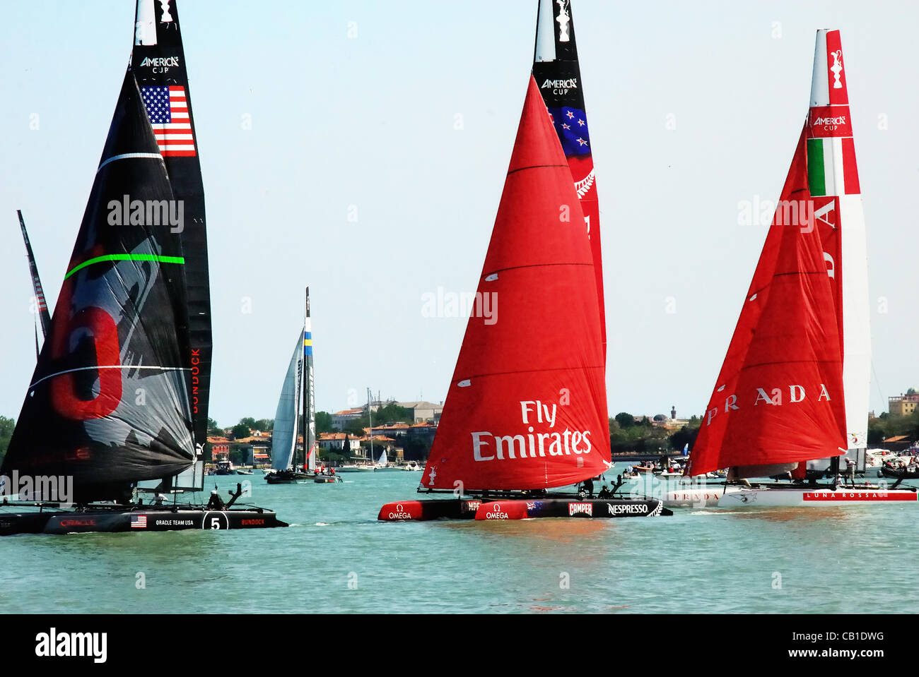 19 mai 2012 : Venise America's Cup. Luna Rossa Swordfish, unis et Oracle. Banque D'Images