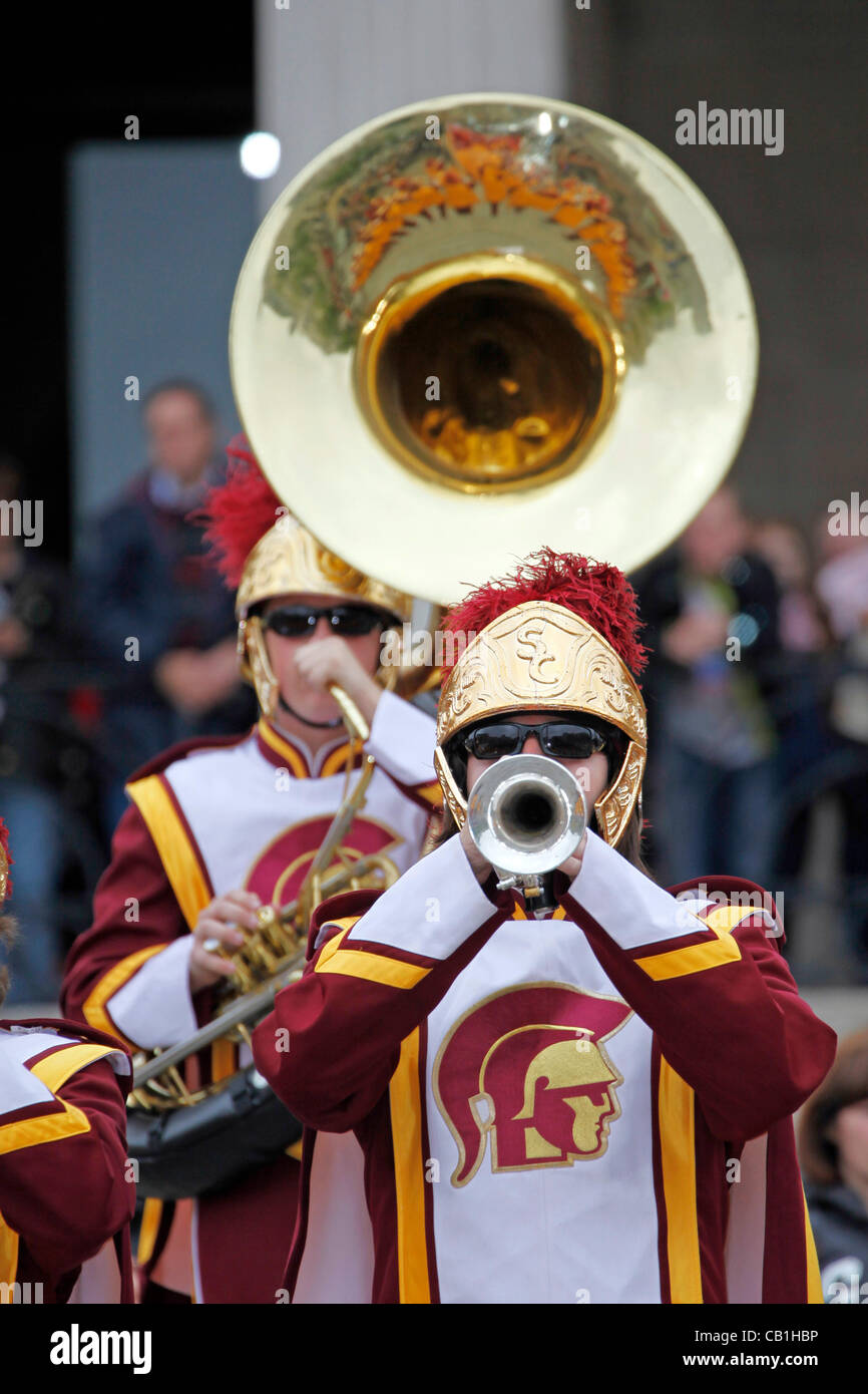 Londres, Royaume-Uni. Dimanche 20 mai 2012. Marche de l'USC Trojans de l'Université de Californie du Sud à Trafalgar Square, Londres. Banque D'Images