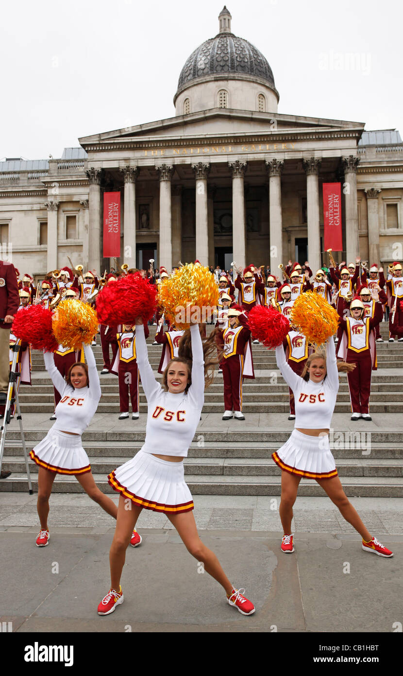 Londres, Royaume-Uni. Dimanche 20 mai 2012. Marche de l'USC Trojans de l'Université de Californie du Sud à Trafalgar Square, Londres. Banque D'Images