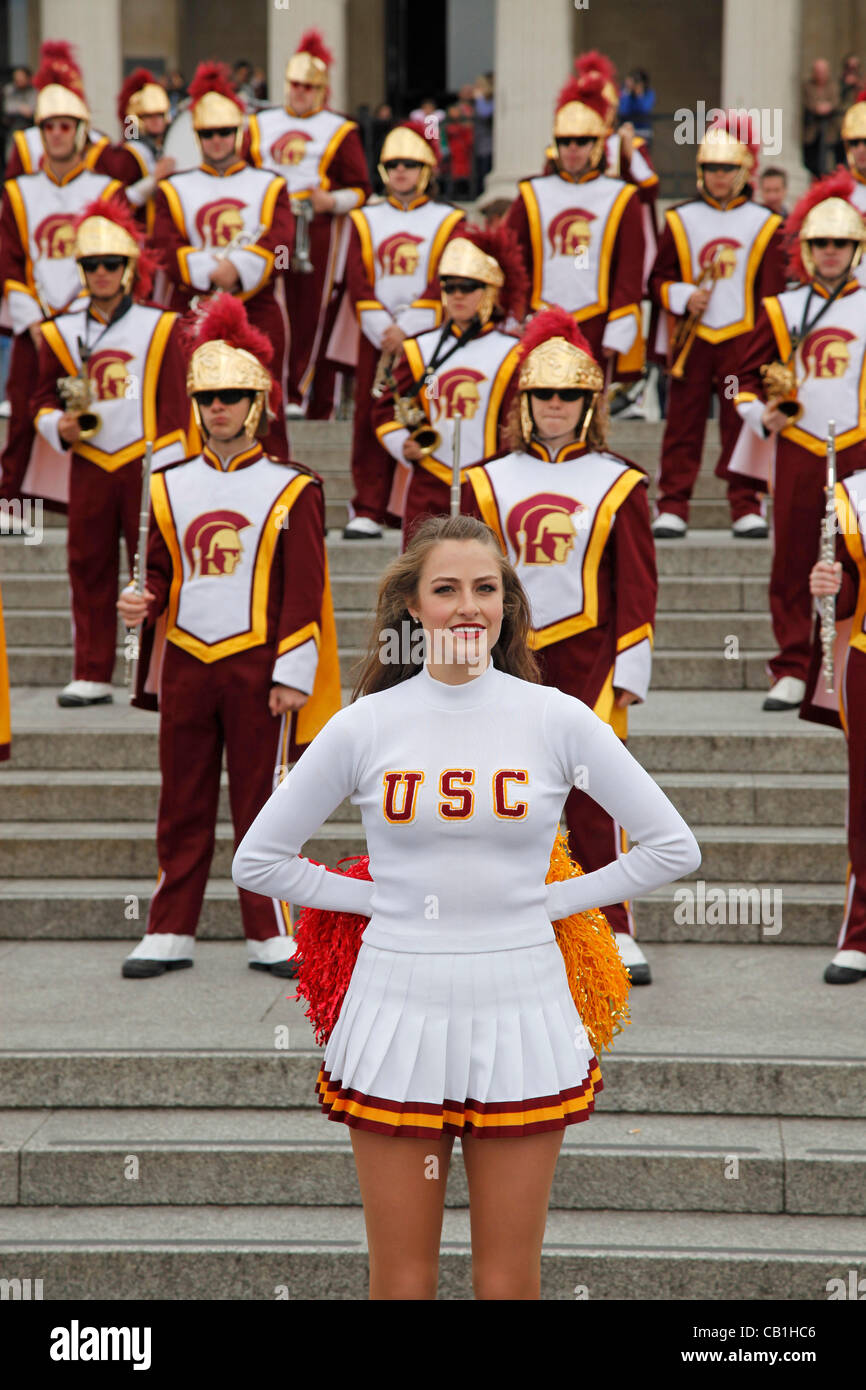 Londres, Royaume-Uni. Dimanche 20 mai 2012. Marche de l'USC Trojans de l'Université de Californie du Sud à Trafalgar Square, Londres. Banque D'Images