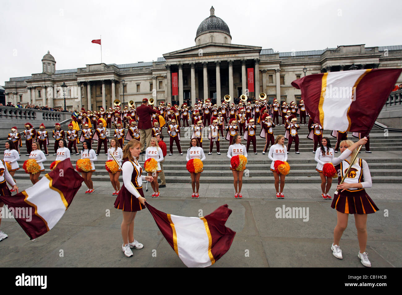 Londres, Royaume-Uni. Dimanche 20 mai 2012. Marche de l'USC Trojans de l'Université de Californie du Sud à Trafalgar Square, Londres. Banque D'Images